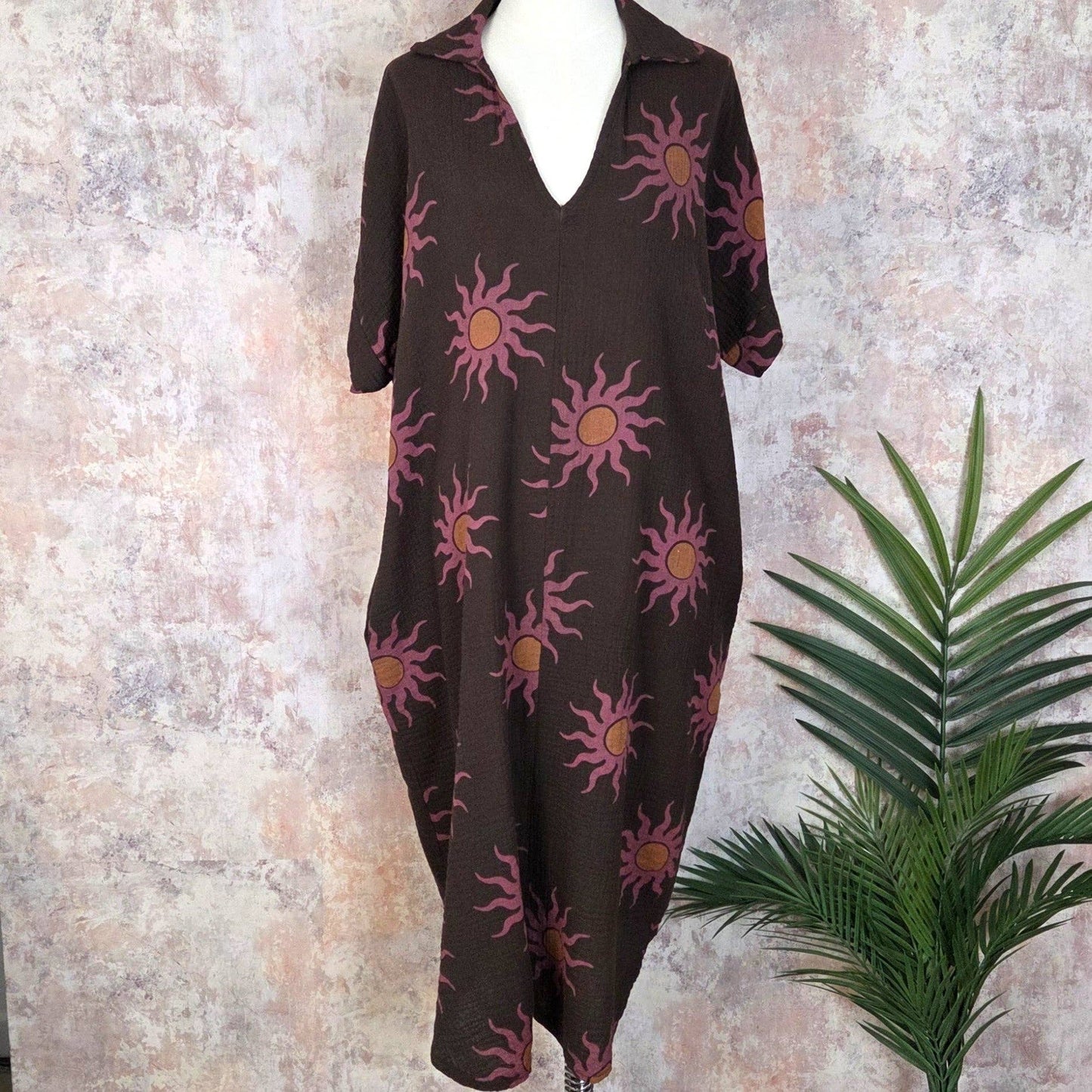 Waffle cotton fabric sun rays print free size dress with V-neck collar and pockets (M-L)