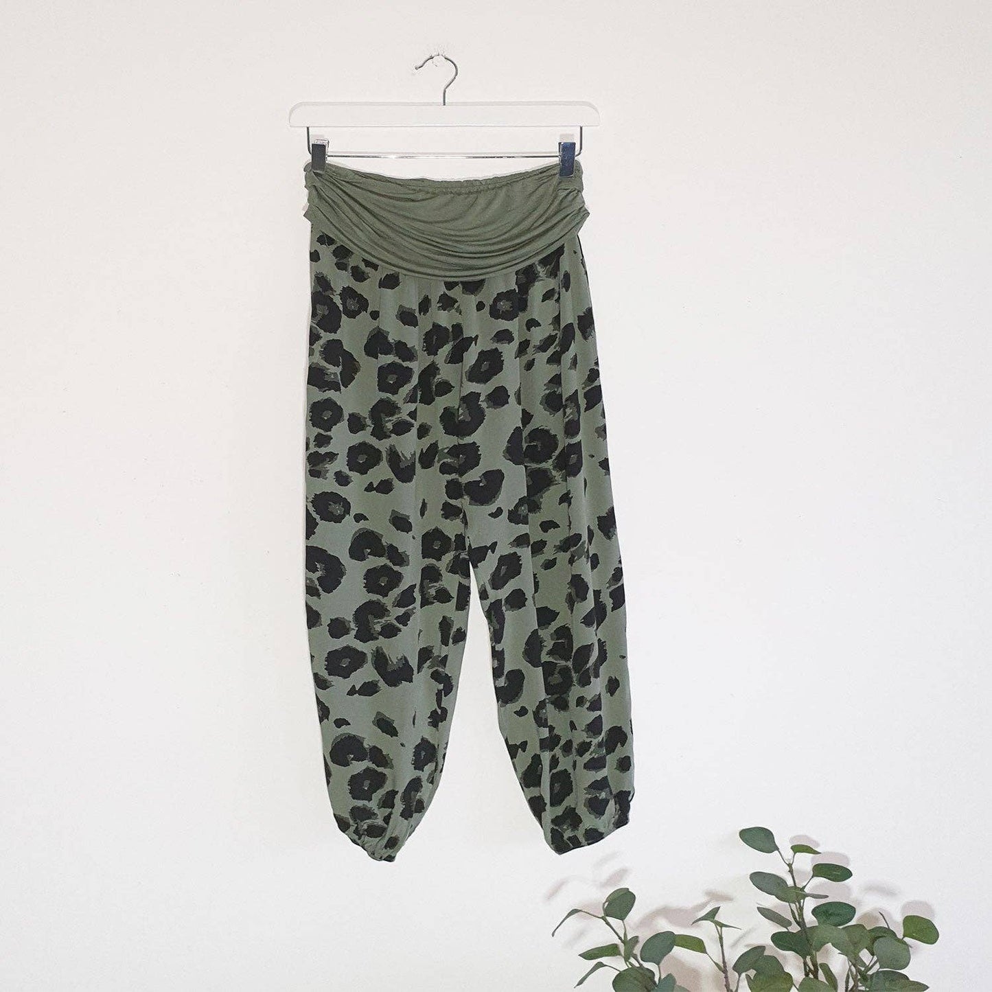 Leopard print hareem style pants
