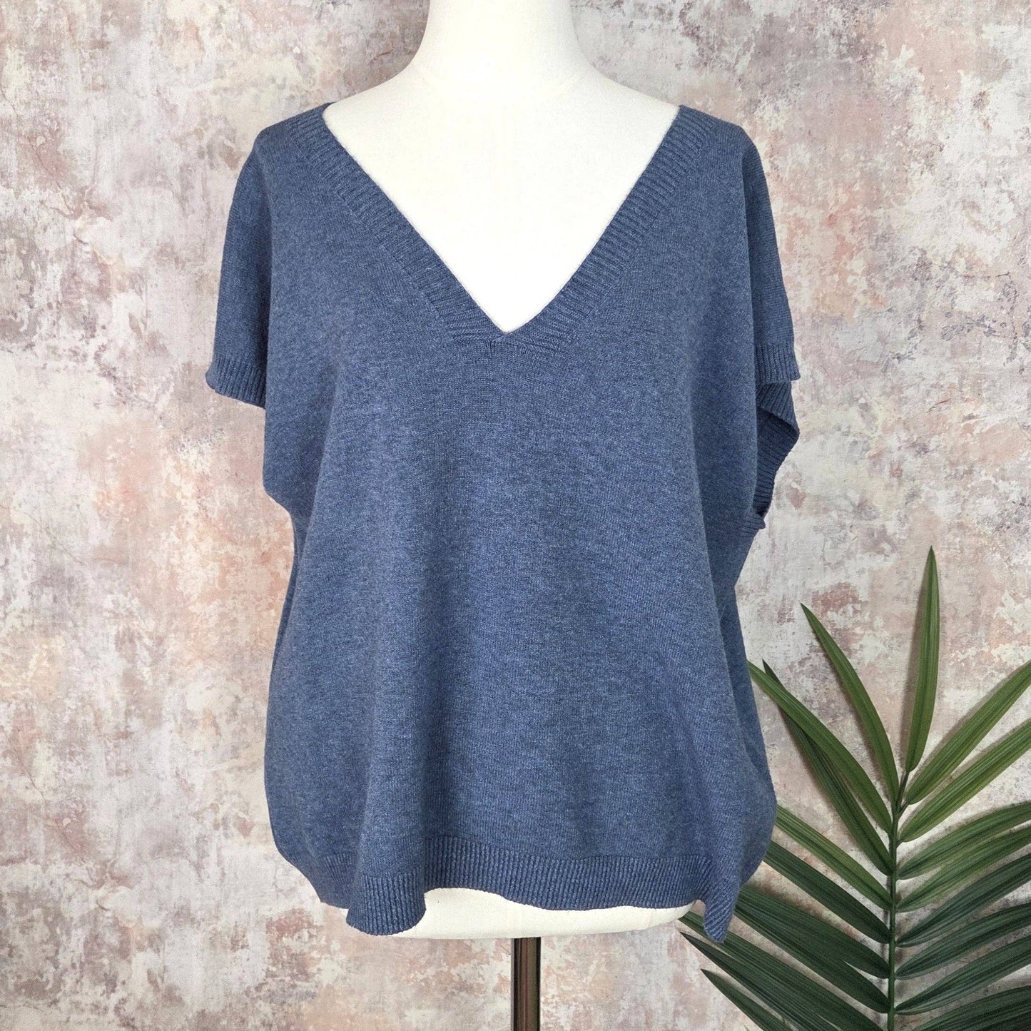 Knitted tank top with V-neck