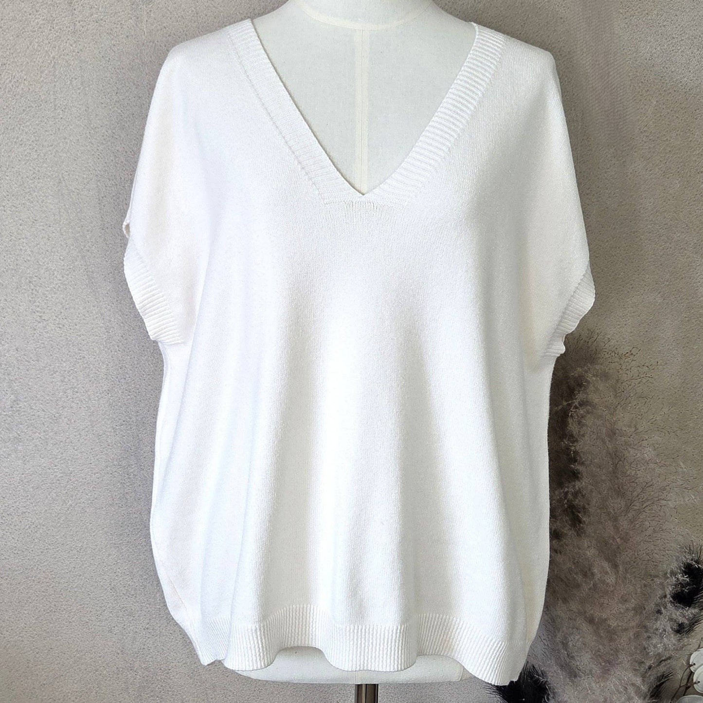 Knitted tank top with V-neck