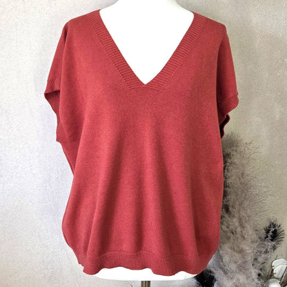 Knitted tank top with V-neck