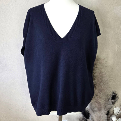 Knitted tank top with V-neck