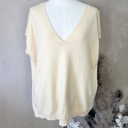 Knitted tank top with V-neck